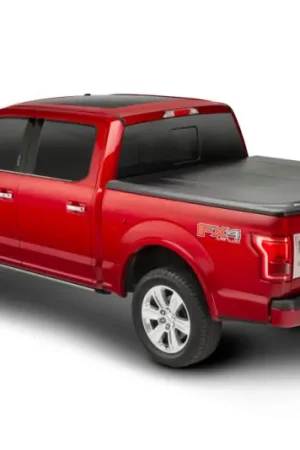 Holiday Sale UnderCover 14-18 Chevy Silverado (19 Legacy) 5.8ft SE Bed Cover - Black Textured