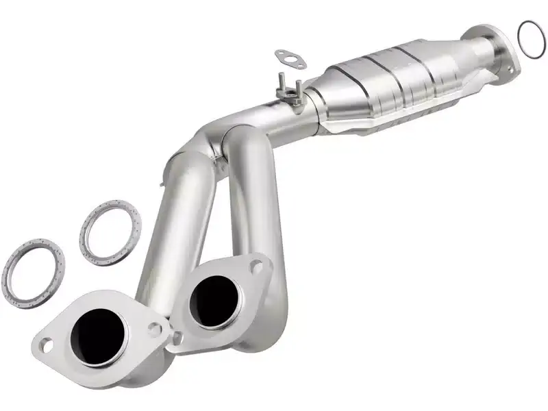 Magnaflow Direct-Fit California Catalytic Converter 447103 | RealTruck Luxury
