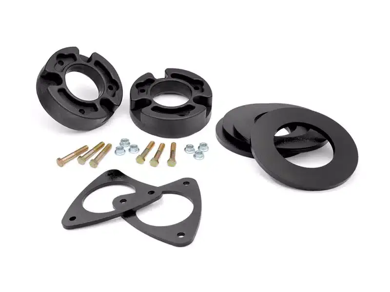 Rough Country 2.5" Standard Lift Kit 585 | RealTruck Don’t Miss Out