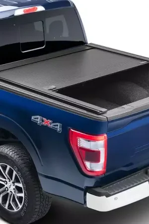 Retrax ONE XR Manual Retractable Tonneau Cover w/ T-Slot Rails T-60871 | RealTruck Last Chance