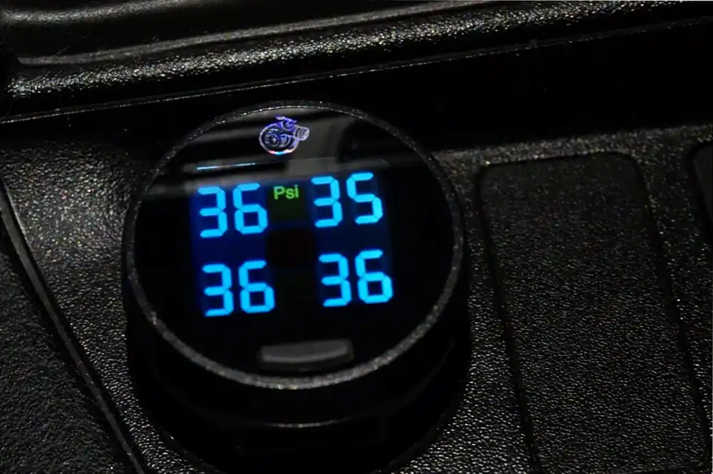 Fresh Stock Active Tire Info Display; Blue